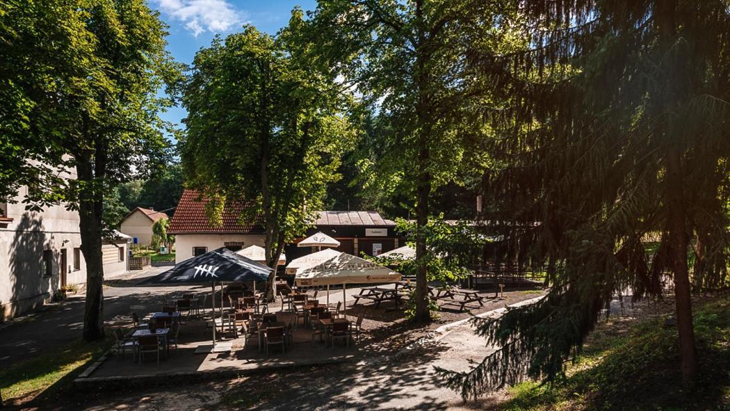 Hotel Rekreacni Areal Prihrazy Zdar  Exterior foto